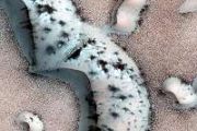 Life Could Thrive Underground on Mars and Icy Moons Thanks to Cosmic Radiation